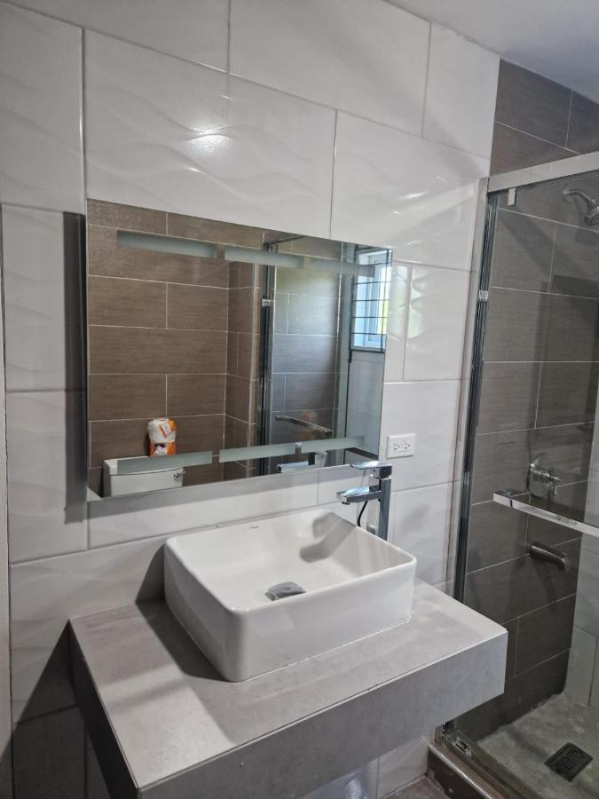 Amharic Hotel Kingston Ngoại thất bức ảnh