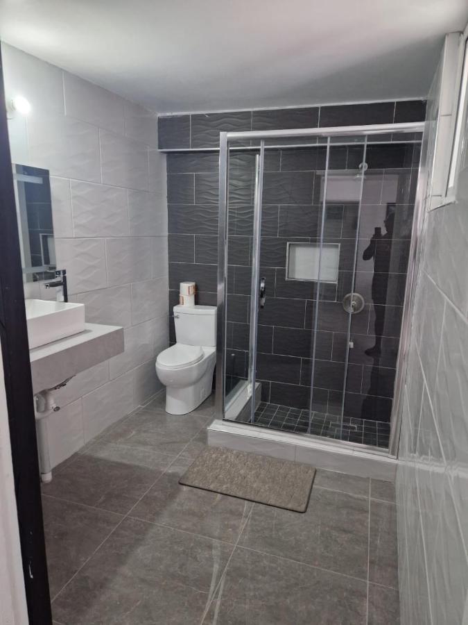 Amharic Hotel Kingston Ngoại thất bức ảnh